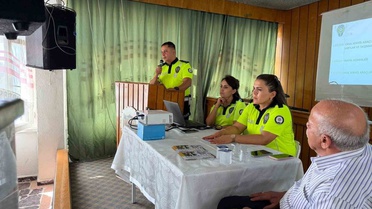 Elazığ'da okul servis sürücüleri güvenlik eğitiminden geçirildi