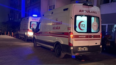 Esenyurt'ta otopark yangınında dumanı soluyan 27 kişi hastaneye kaldırıldı