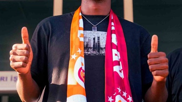 Galatasaray, RB Leipzig'den Bitshiabu'yu kiralık kadrosuna kattı