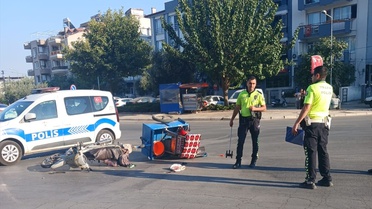Ödemiş'te otomobille çarpışan motosikletin sürücüsü yaralanarak hastaneye kaldırıldı