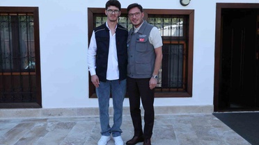 Kendi sesiyle karşılaşan başkan Yazıcıoğlu kahkahalara boğuldu