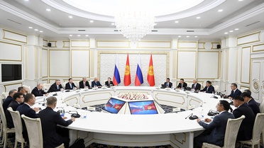 Caparov ve Putin Bişkek'teki ŞİÖ Zirvesi'nde ticaret, enerji ve insani işbirliği adımlarını masaya yatırdı