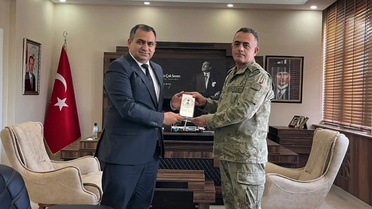 Kırklareli'nin Vize ilçesinde emniyet ve jandarmaya hayırseverlerce 8 yeni hizmet aracı kazandırıldı