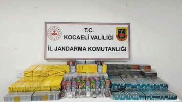 Dilovası'nda durdurulan 2 araçta sahte cüzdan ve kaçak elektronik sigara ele geçirildi