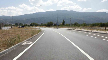 Kütahya Valisi Işın, 30,7 kilometrelik Emet-Simav karayolu projesindeki çalışmaları yerinde denetledi