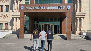 Muş'ta 5 Yıl Kesinleşmiş Hapis Cezasıyla Aranan Şahıs Sunay Mahallesi'nde Polis Tarafından Yakalandı