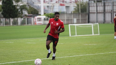 Samsunspor, Kocaelispor maçı için teknik direktör Fink yönetiminde taktik çalıştı