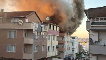 Kocaeli Darıca'da teras yangını korkuttu, mahalleli sokağa döküldü