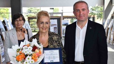 Prof. Dr. Şengül Öymen Gür, Balıkesir'deki Ulusal Mimarlık Sergisi'ni açtı