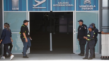 Venezuela'da depremlerle zarar gören Maiquetia Havalimanı, geçici terminallerle ticari uçuşlara yeniden başladı
