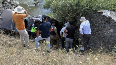 Bingöl Yedisu'da otomobil dere yatağına devrildi, 1 ölü 4 yaralı