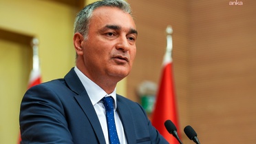 CHP'li Sarı: Yüreğir'de başkan vekilliği kararı hukuka aykırı, sandık iradesi yok sayıldı