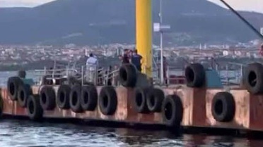 Gölcük Değirmendere Sahili'nde denizde erkek cesedi bulundu, kimlik çalışması sürüyor