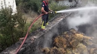 Samsun Kavak'ta samanlıkta çıkan yangında depo küle döndü
