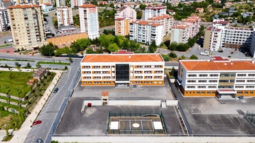 Kayseri Büyükşehir Belediyesi 3 okulda çevre düzenlemesi yaptı