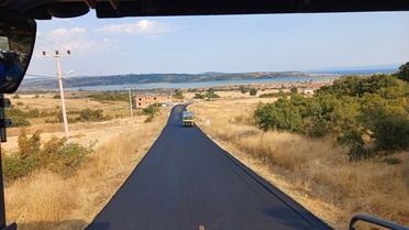 Edirne Keşan'da 2,7 kilometrelik grup yoluna sıcak asfalt serildi