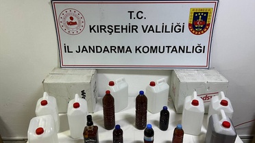 Kırşehir'de sahte içki operasyonunda 35 litre etil alkol ve 15 litre sahte içki ele geçirildi