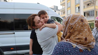 KKTC feribot faciasından kurtulan Adanalı 3 genç memleketlerine döndü, ailelerine kavuştu