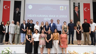 Mersin'de sağlık yöneticilerine kurumsal kimlik ve liderlik eğitimi verildi