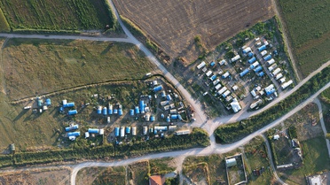 Bursa Karacabey'de mevsimlik işçiler eylül sonuna kadar çadırlarda zorlu yaşam sürüyor