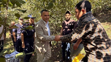 Akçakoca Kaymakamı Uzan, fındık hasadı için gelen mevsimlik tarım işçileriyle buluştu
