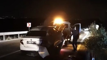 Ankara Çubuk'ta iki otomobil çarpıştı, 2'si ağır 5 kişi yaralandı