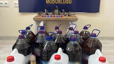 Afyonkarahisar Sandıklı'da sahte alkol operasyonunda 76 litre ele geçirildi, 1 gözaltı