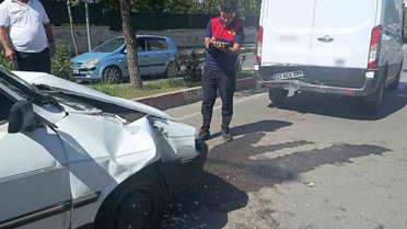 Siirt'te otomobil ile transit çarpıştı, 2 kişi yaralandı