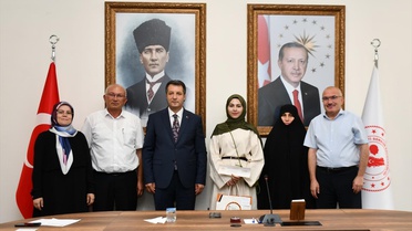 Yozgat Sorgun'da YKS ve LGS'de başarılı 6 öğrenci ödüllendirildi, tam puan alana çeyrek altın