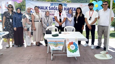 Taşova'da Halk Sağlığı Haftası için Gazi Mustafa Kemal Atatürk Millet Bahçesi'nde stant açıldı