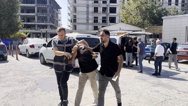 İnegöl'de polis taklidiyle yaşlı kadının altınlarını alan 2 şüpheli yakalandı