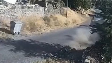 Nevşehir Gülşehir'de traktör devrildi, 3 kişi yaralandı, kaza kamerada