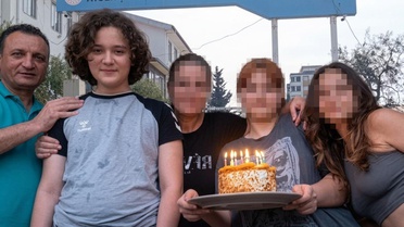 Çantasında silah bulunduğu iddiasını reddeden anne gözyaşlarıyla kendini savundu