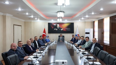 AİÇÜ'de 2026-2027 için yöneticilerle değerlendirme toplantıları yapıldı