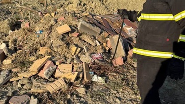 Hatay Arsuz'da eve giren yılan ekiplerce yakalanıp doğal yaşam alanına bırakıldı