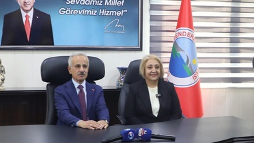Bakan Uraloğlu, AK Parti'ye geçen Menderes Belediyesi'ni ziyaret etti