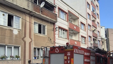 Balıkesir Susurluk'ta şofben yangınında dumandan etkilenen kişi itfaiye tarafından kurtarıldı
