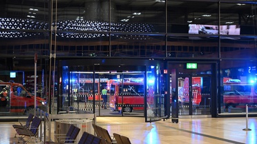 Berlin Havalimanı'nda tehlikeli madde alarmı Terminal 1'i boşalttı