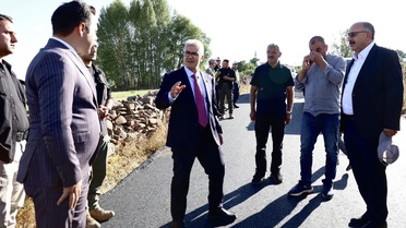 Bingöl Valisi Çelik, Karlıova'daki BSK asfalt çalışmalarını yerinde inceledi
