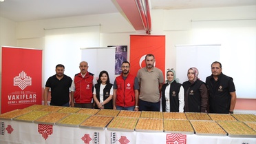 702 yıllık vakıf geleneği kapsamında Tatvan cezaevindeki hükümlülere tatlı ikram edildi