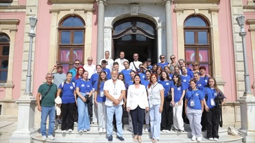 Bosna Hersekli dansçılar Edirne'de festival için Belediye Başkanı Gencan'ı ziyaret etti
