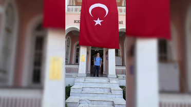Buca'daki Farkoh Köşkü dördüncü kuşak torununu ağırladı, Prof. Dr.