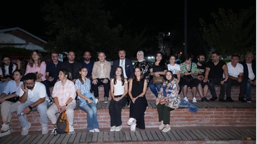 Bursa Yenişehir'deki Altın Biber Festivali'nde Manuş Baba binlerce kişiye konser verdi