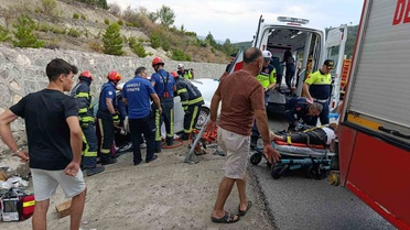 Denizli Çameli'de iki otomobil çarpıştı, 2 arkadaş öldü