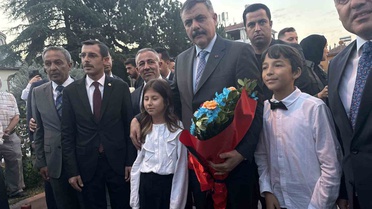 İçişleri Bakanı Çiftçi, eski görev yeri Yenipazar'da esnafla buluştu