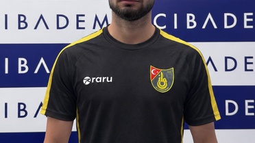 İstanbulspor, Hatayspor'dan Ünal Emre Durmuşhan ile 3 yıllık sözleşme imzaladı