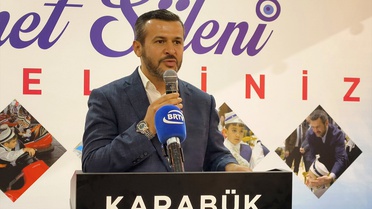 Karabük'te 15 çocuk sünnet şöleninde altın takılarak eğlendi