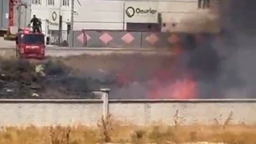 Konya Karapınar'da ot yangını itfaiyenin erken müdahalesiyle söndürüldü