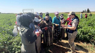 Kilis'te jandarma ekipleri köylerde kadına şiddetle mücadele için KADES'i anlattı