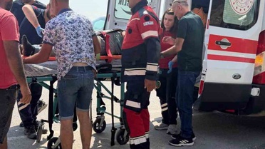 Hatay Kırıkhan'da otomobil yol kenarına uçtu; 3 kişi yaralandı